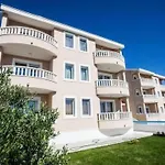 In Mit Grosser Terrasse By Interhome Dugi Rat