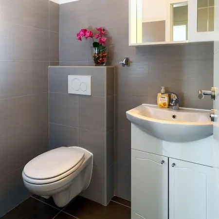 In Mit Grosser Terrasse By Interhome Apartament
