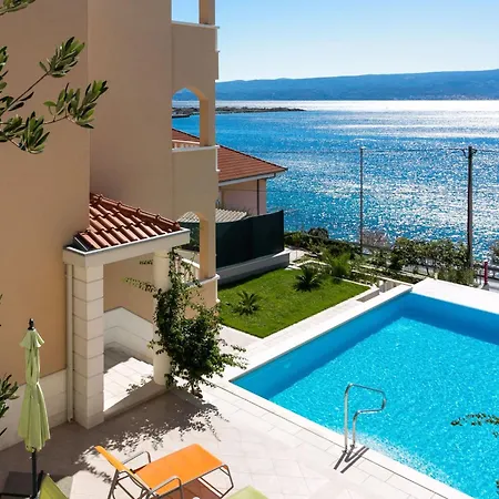 Apartament In Mit Grosser Terrasse By Interhome Dugi Rat