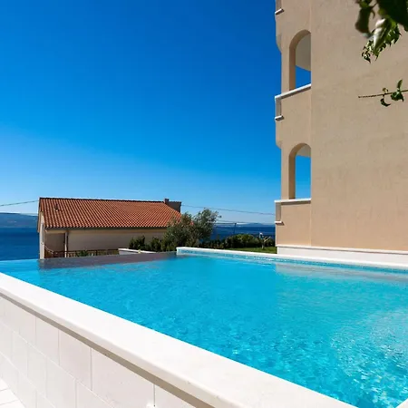 In Mit Grosser Terrasse By Interhome Apartament *
