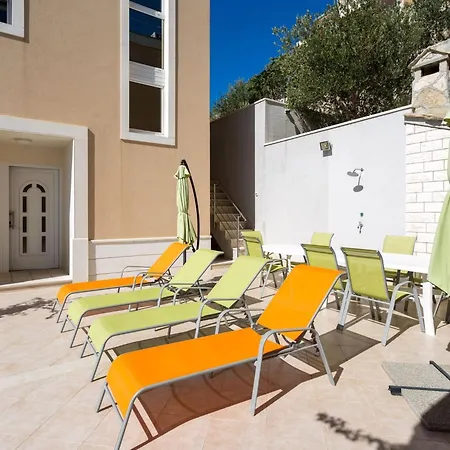 In Mit Grosser Terrasse By Interhome Dugi Rat