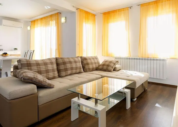 In Mit Grosser Terrasse By Interhome Dugi Rat